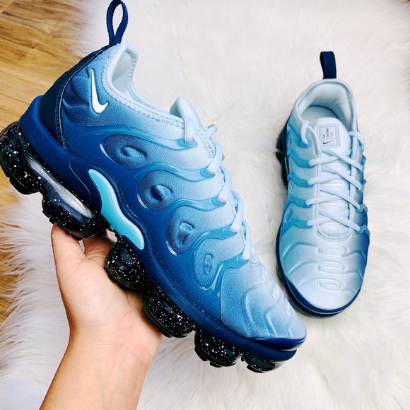 nike air vapormax plus blizzard